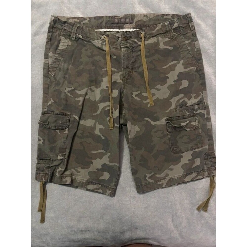 Dickies Women’s Size 18 Camo Cargo Shorts Y2K Military Drawstring 21” Waist